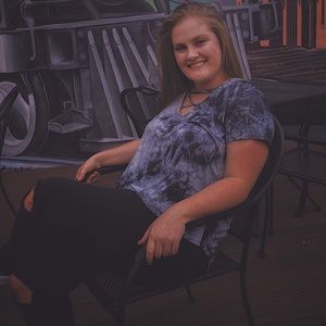 Meet your Posher, Leah